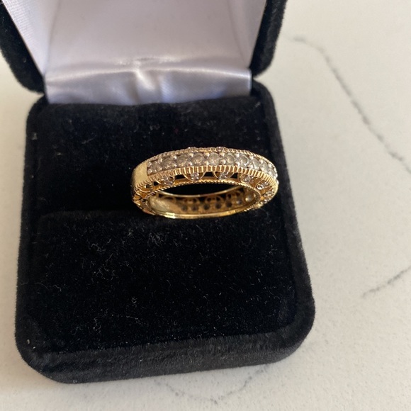 Beaut 14k Solid Gold and 44 Diamonds - Picture 4 of 16